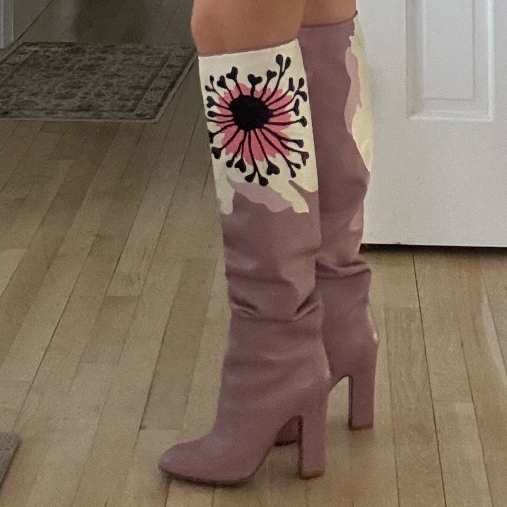 Insane Valentino boots